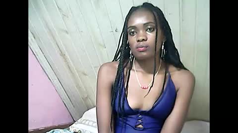 Snapshot of emerence9794 chatting on 2, 5, 2026 Emerence9794 online show from 2, 5, 2026