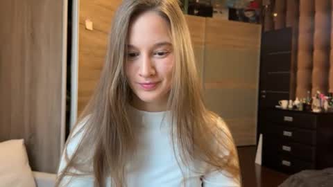 emi__ly online show from 1, 12, 2025