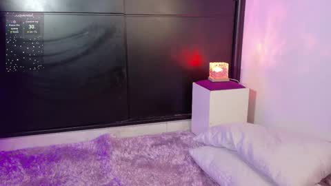 Snapshot of emicute_ chatting on 19, 12, 2025 online show from 19, 12, 2025