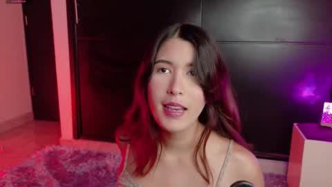 Snapshot of emicute_ chatting on 6, 1, 2026 online show from 6, 1, 2026