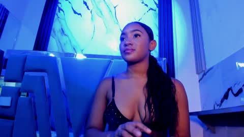 Snapshot of emii_brown chatting on 7, 4, 2026 Emy online show from 7, 4, 2026