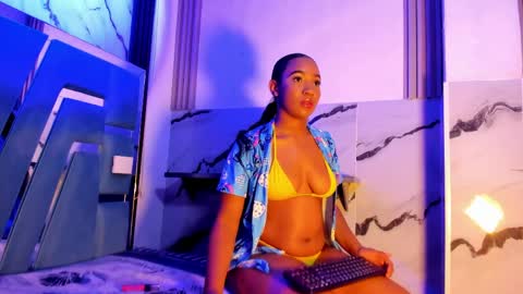 Snapshot of emii_brown chatting on 9, 4, 2026 Emy online show from 9, 4, 2026