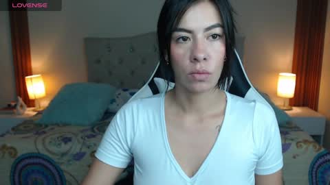 emiily_skinny online show from 9, 4, 2026