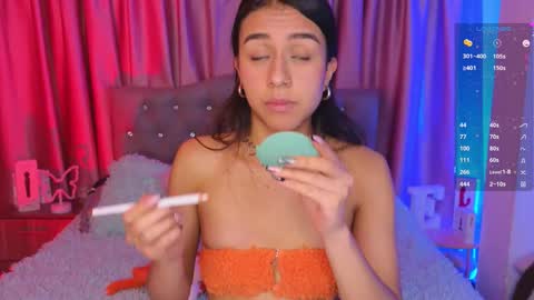 Snapshot of emiiscoot_1 chatting on 25, 3, 2026 Emily online show from 25, 3, 2026