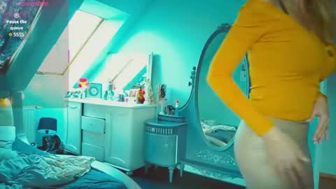 Emila online show from 4, 3, 2025