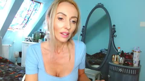 Snapshot of emilachat chatting on 24, 4, 2026 Emila online show from 24, 4, 2026