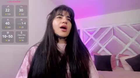 emilayton_ online show from 23, 10, 2025