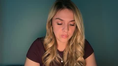 Snapshot of emilelovesyou chatting on 18, 1, 2026 emilelovesyou online show from 18, 1, 2026