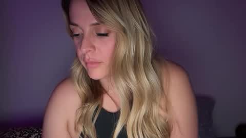 Snapshot of emilelovesyou chatting on 30, 3, 2026 emilelovesyou online show from 30, 3, 2026
