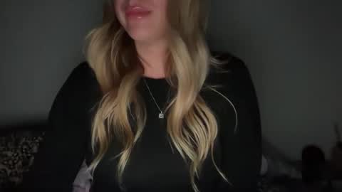 Snapshot of emilelovesyou chatting on 31, 3, 2026 emilelovesyou online show from 31, 3, 2026