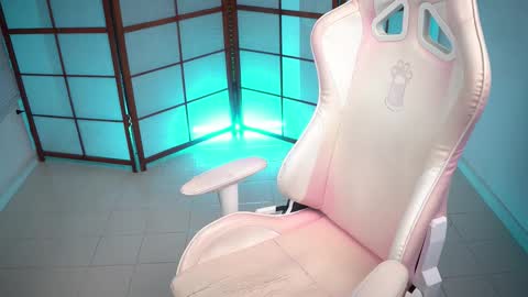 Snapshot of emili_2 chatting on 9, 11, 2025 Emili online show from 9, 11, 2025