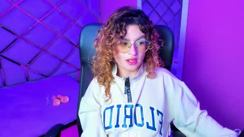 Emy  online show from 20, 11, 2025