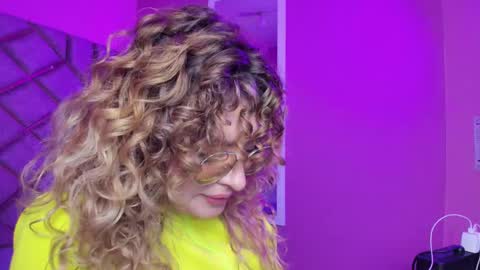 Emy  online show from 18, 12, 2025