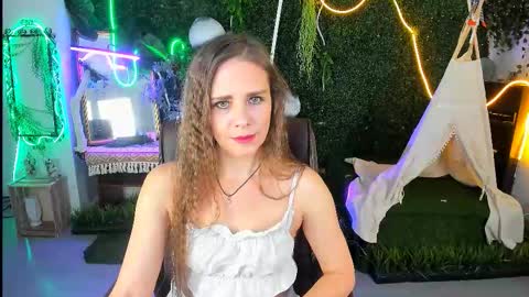 Emilia Bedy online show from 12, 11, 2025