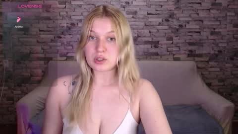 Snapshot of emiliaduchess chatting on 3, 4, 2026 Amili online show from 3, 4, 2026