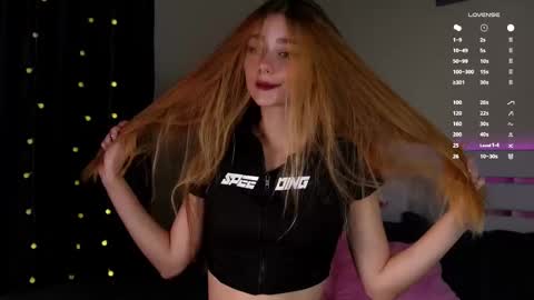 Snapshot of emiliaheather chatting on 1, 10, 2025 Tessa online show from 1, 10, 2025
