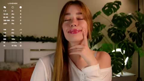 Snapshot of emiliaheather chatting on 7, 8, 2026 Tessa online show from 7, 8, 2026