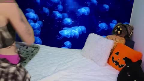 Snapshot of emiliamoonxxx chatting on 7, 10, 2025 EmiliaMoon online show from 7, 10, 2025