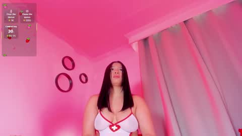 Snapshot of emilie_james chatting on 12, 9, 2025 Emilie James online show from 12, 9, 2025