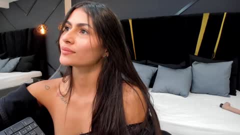 Snapshot of emiliee_xx chatting on 16, 1, 2025 Emillie online show from 16, 1, 2025