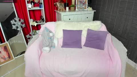 Emiliya online show from 5, 1, 2025