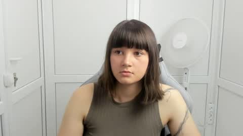 Snapshot of emilli_moon chatting on 5, 6, 2026 Emmi online show from 5, 6, 2026