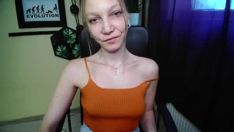 Snapshot of emilly_xkiss chatting on 1, 6, 2026 Emilly online show from 1, 6, 2026