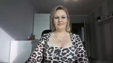 Snapshot of emillykiss chatting on 18, 2, 2026 EmillyLove online show from 18, 2, 2026