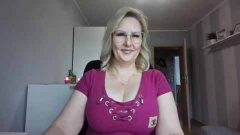 Snapshot of emillykiss chatting on 23, 2, 2026 EmillyLove online show from 23, 2, 2026