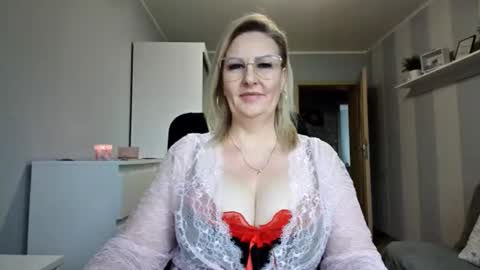 Snapshot of emillykiss chatting on 16, 3, 2026 EmillyLove online show from 16, 3, 2026