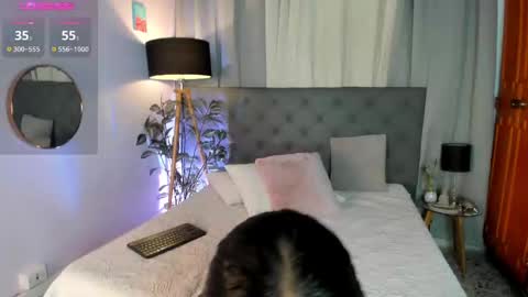 Snapshot of emillykiss1 chatting on 8, 10, 2025 Emilly Kiss online show from 8, 10, 2025