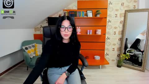 EmillyTaylor online show from 29, 1, 2025