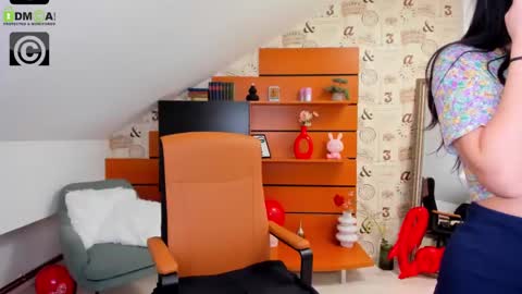 EmillyTaylor online show from 25, 2, 2025