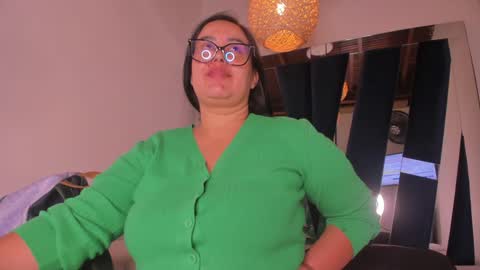 Snapshot of emily18__ chatting on 28, 1, 2025 Emily online show from 28, 1, 2025