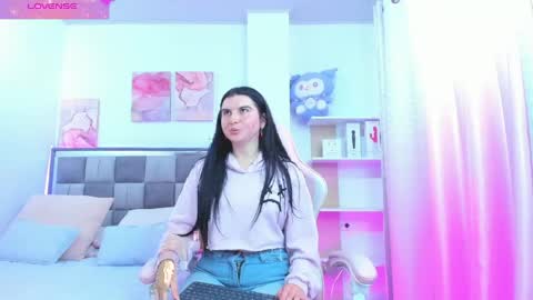 Snapshot of emily9__ chatting on 31, 3, 2026 emily9__ online show from 31, 3, 2026