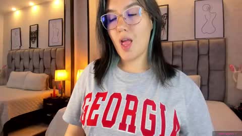 Emily online show from 4, 12, 2024