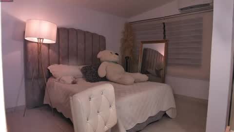 Snapshot of emily_____ chatting on 23, 5, 2026 emily valentina online show from 23, 5, 2026