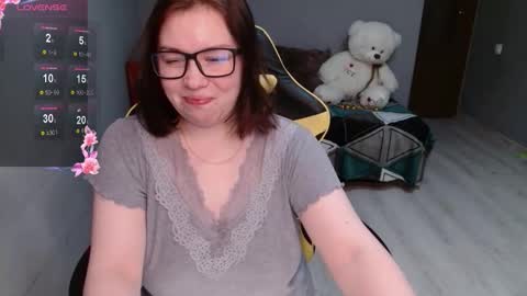 Snapshot of emily_amorre chatting on 9, 11, 2025 Emily 3 online show from 9, 11, 2025