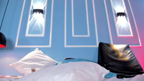 Emily online show from 28, 2, 2025