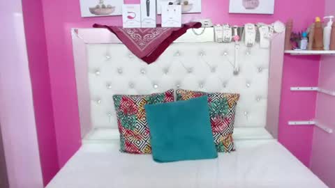 Snapshot of emily_beltonn chatting on 31, 12, 2024 online show from 31, 12, 2024