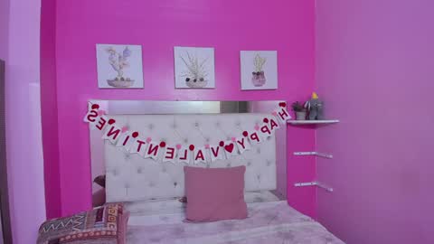 Snapshot of emily_beltonn chatting on 6, 2, 2025 online show from 6, 2, 2025