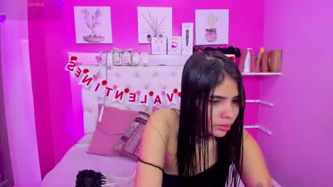 Snapshot of emily_beltonn chatting on 9, 2, 2025 online show from 9, 2, 2025