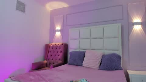 Snapshot of emily_bruss chatting on 10, 7, 2026 emily_bruss online show from 10, 7, 2026