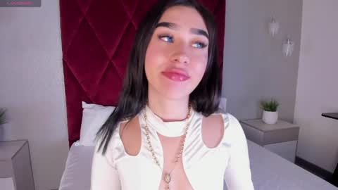 Snapshot of emily_clarkk_ chatting on 6, 4, 2026 emily_clarkk_ online show from 6, 4, 2026