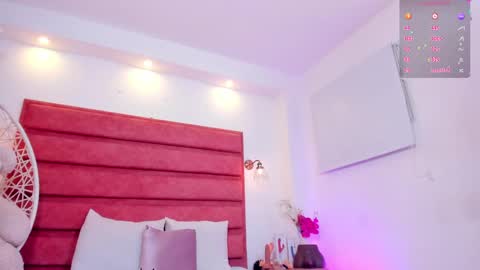 Snapshot of emily_daarell chatting on 26, 9, 2025  M I A   online430pm- 930pm online show from 26, 9, 2025