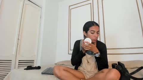 emily_gaviria1 online show from 18, 5, 2026