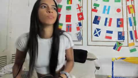 Snapshot of emily_gaviria1 chatting on 4, 7, 2026 emily_gaviria1 online show from 4, 7, 2026