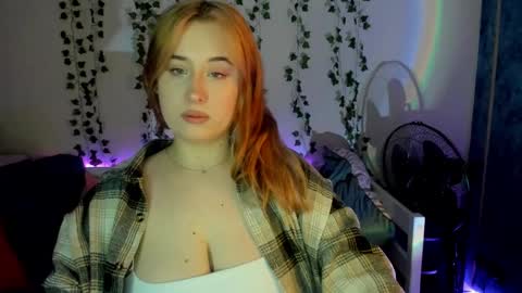 Snapshot of emily_gin chatting on 12, 2, 2025 EMILY online show from 12, 2, 2025
