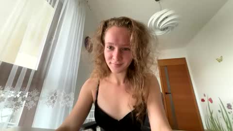 Snapshot of emily_in_parisss chatting on 16, 10, 2025 Emily  online show from 16, 10, 2025
