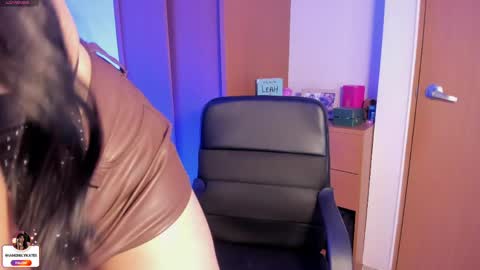 Snapshot of emily_katee chatting on 4, 4, 2026 Emily online show from 4, 4, 2026